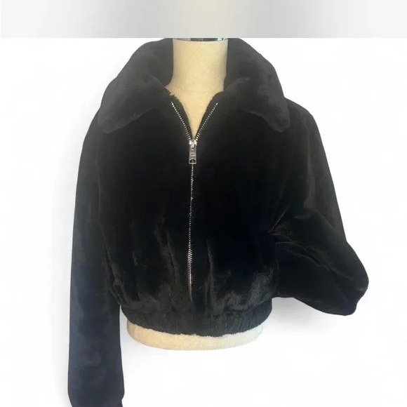 Cropped Black Faux Fur Jacket - Picture 2 of 3